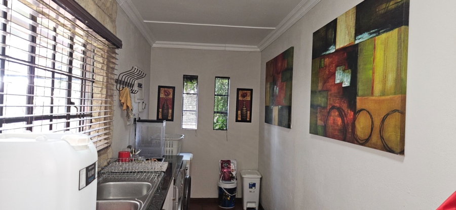 5 Bedroom Property for Sale in Langenhovenpark Free State